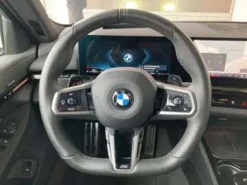 BMW 520 i Limousine Sportpaket Navi Leder Digitales
