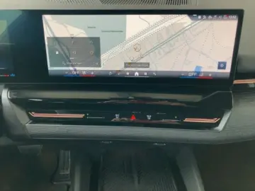 BMW 520 i Limousine Sportpaket Navi Leder Digitales