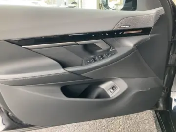 BMW 520 i Limousine Sportpaket Navi Leder Digitales