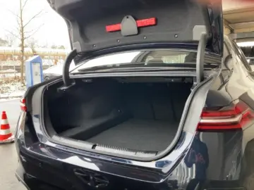 BMW 520 i Limousine Sportpaket Navi Leder Digitales