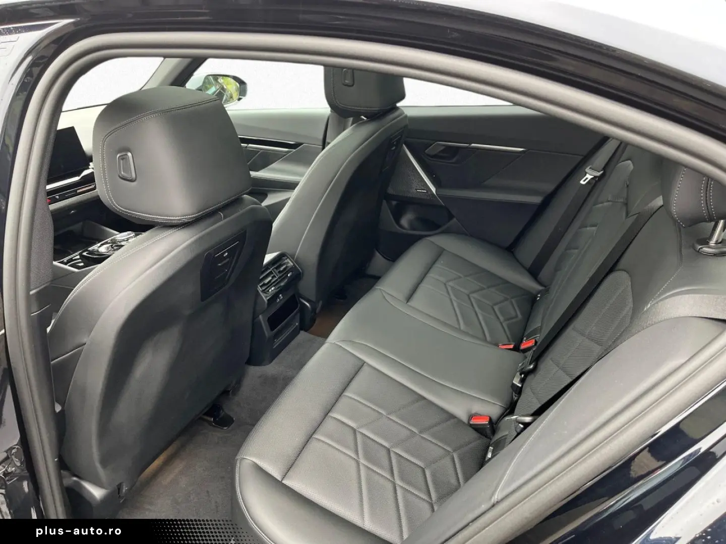 BMW 520i M Sport Pano AHK DAPro AdLED 360  H K HUD