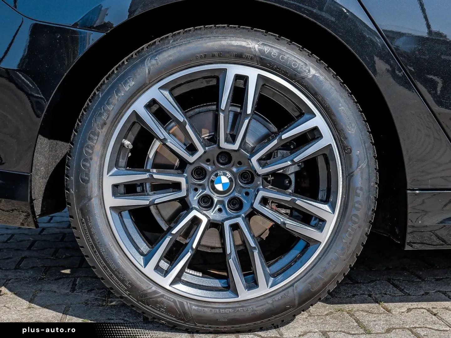 BMW 520i Limousine M Sport AHK Pano Standheiz. DA  H