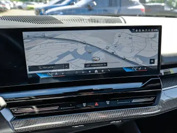 BMW 520i Limousine M Sport AHK Pano Standheiz. DA  H