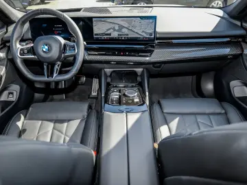 BMW 520i Limousine M Sport AHK Pano Standheiz. DA  H