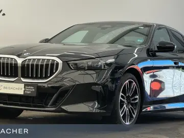 BMW 520i A Lim M-Sport AHK ACC 360  Sitzbelü Standh