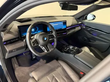 BMW 520 i M Sport Pano Shadow-Line Head-up AHK SHZ