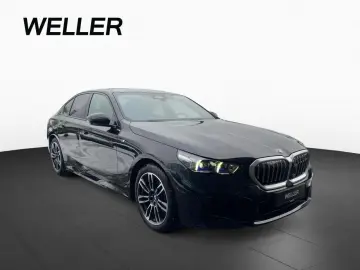 BMW 520i Lim M SPORT AdLED AHK Pano StHz H K St Go