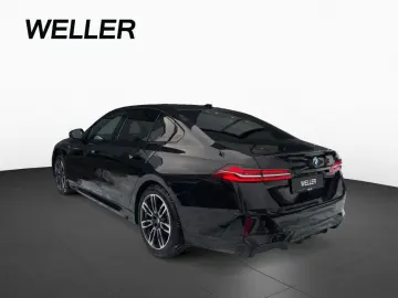 BMW 520i Lim M SPORT AdLED AHK Pano StHz H K St Go