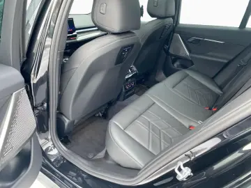 BMW 520i Lim M SPORT AdLED AHK Pano StHz H K St Go