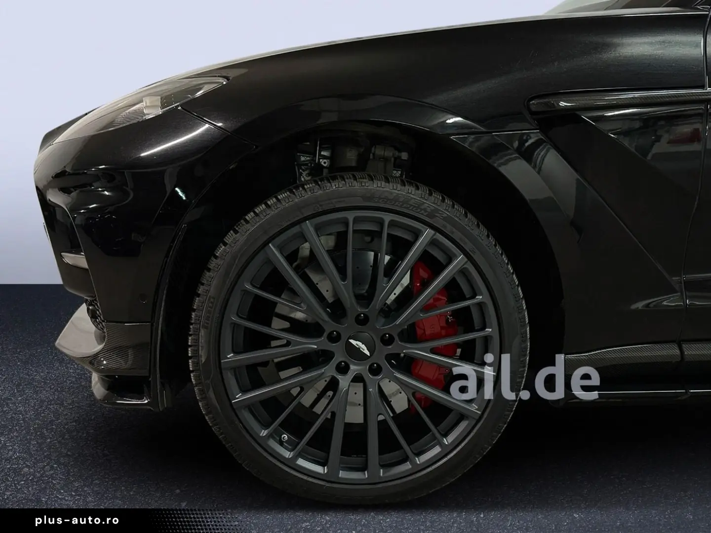 ASTON MARTIN DBX 707