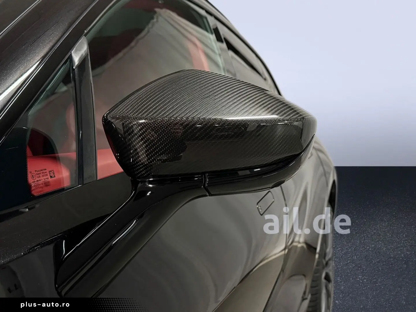 ASTON MARTIN DBX 707