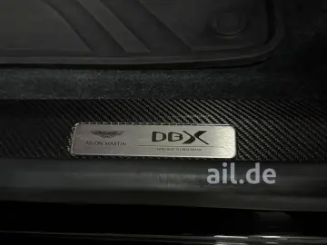 ASTON MARTIN DBX 707
