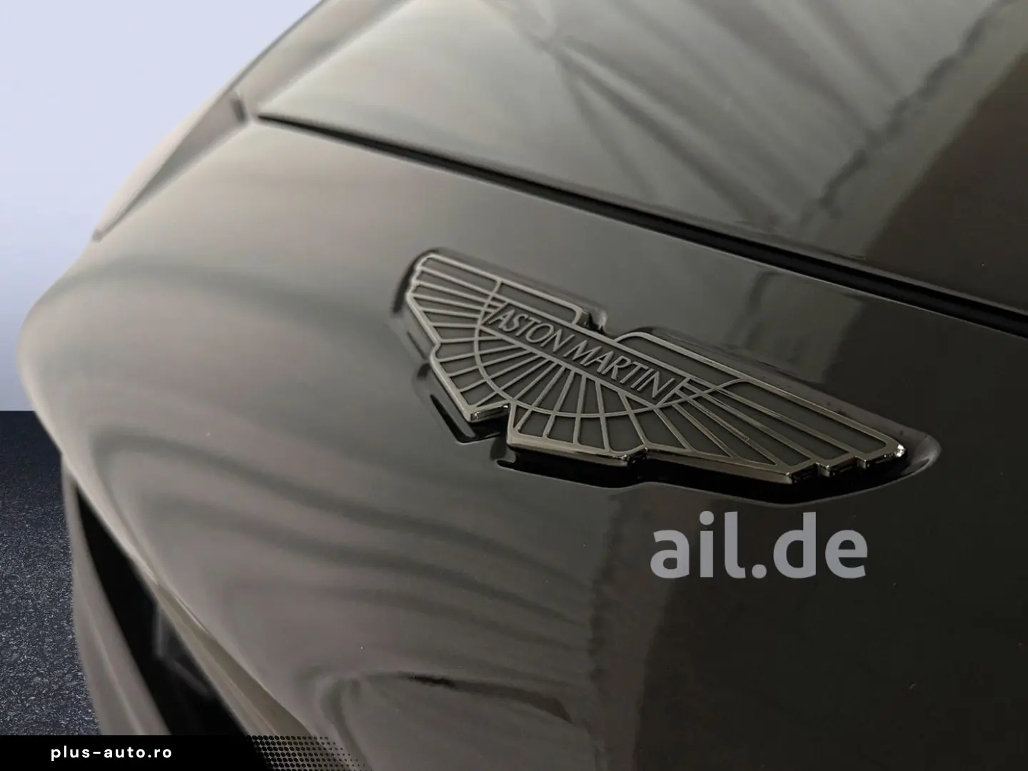 ASTON MARTIN DBX 707