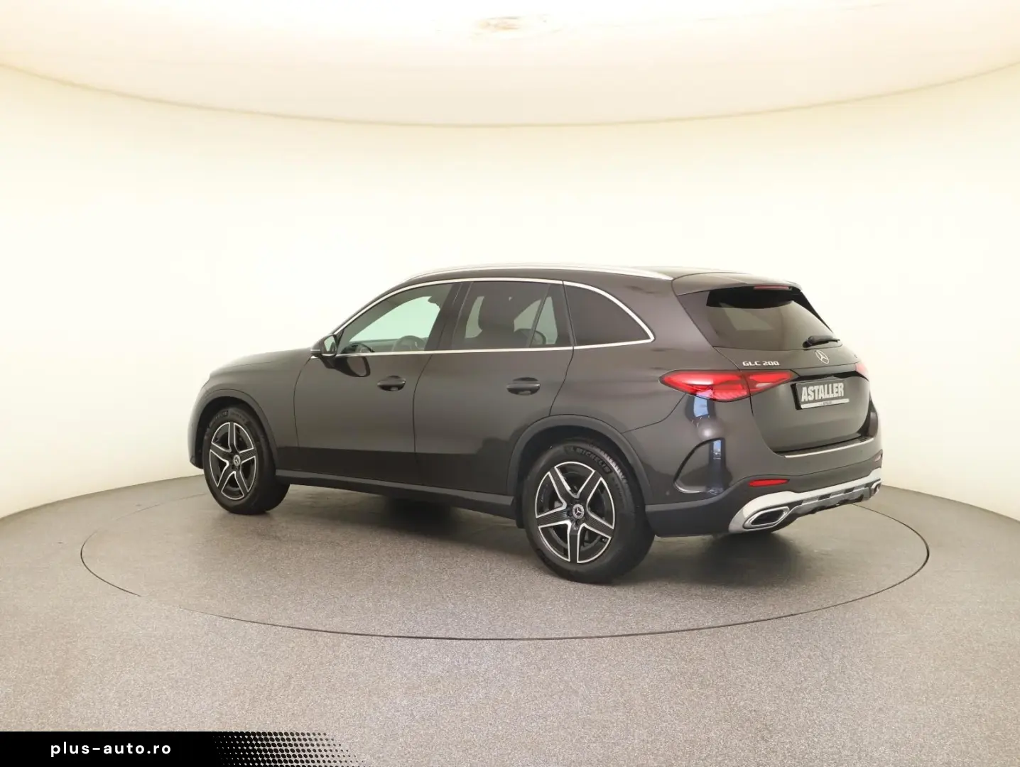 MERCEDES-BENZ GLC 200 4M AMG Line 2x LED PANO AHK