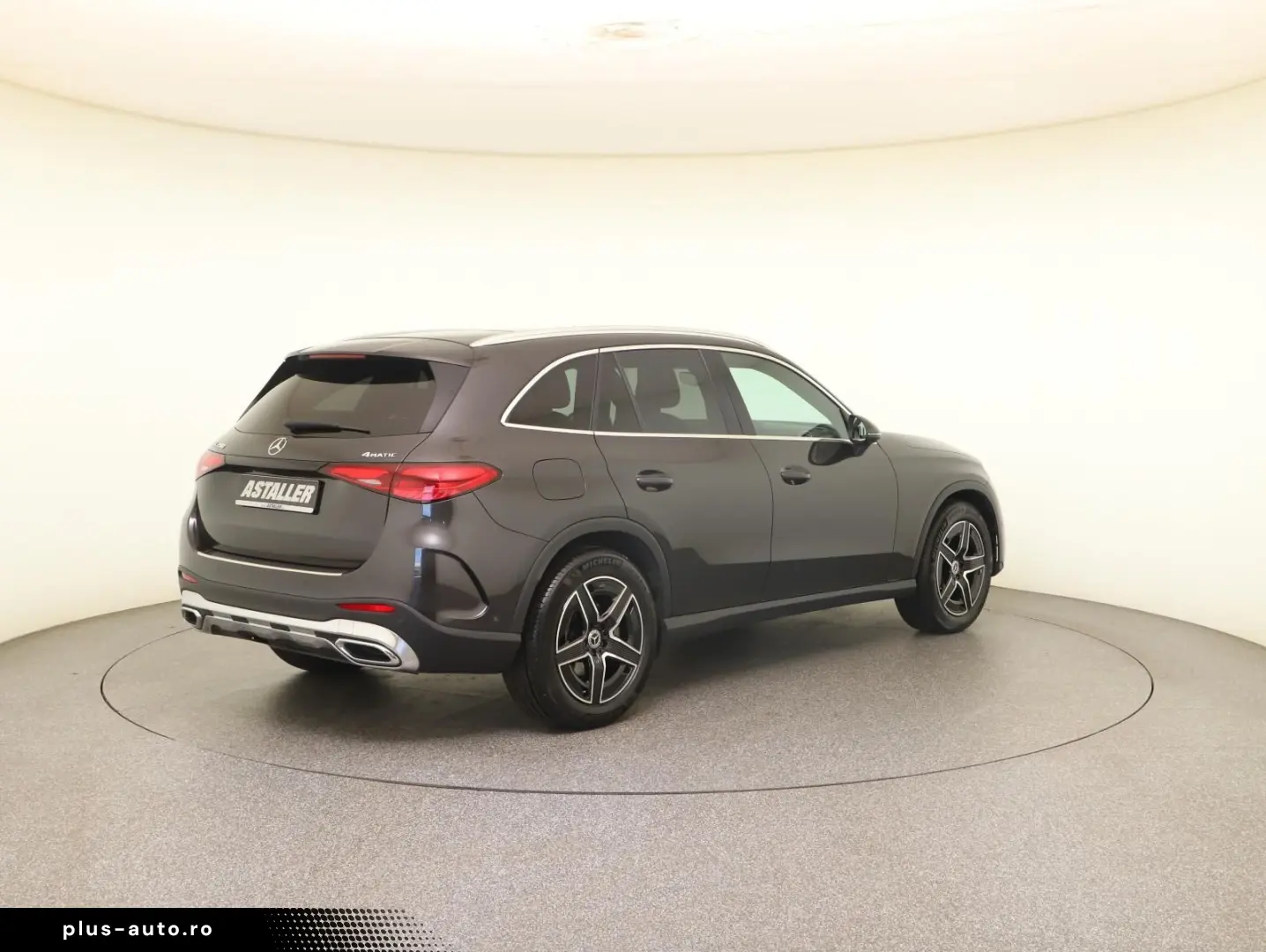 MERCEDES-BENZ GLC 200 4M AMG Line 2x LED PANO AHK