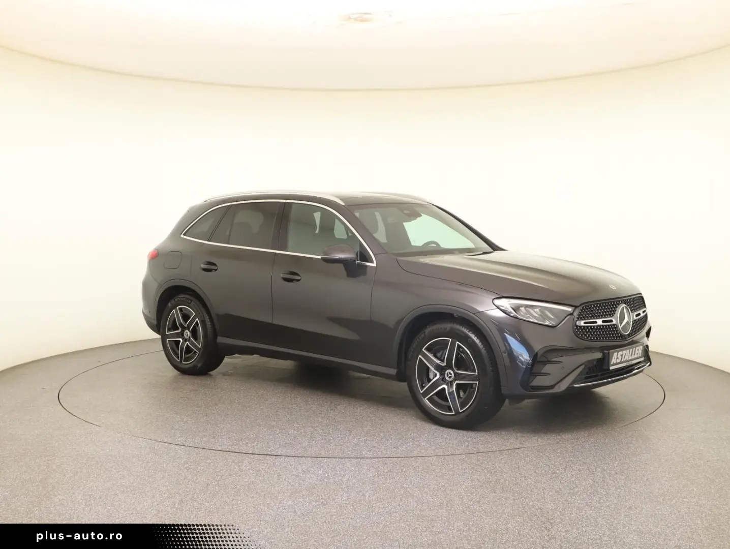 MERCEDES-BENZ GLC 200 4M AMG Line 2x LED PANO AHK