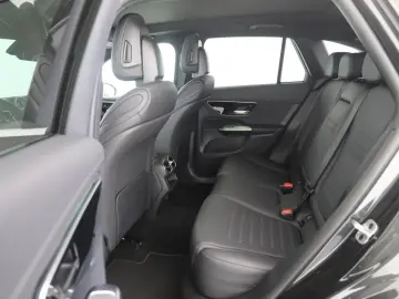 MERCEDES-BENZ GLC 200 4M AMG Line 2x LED PANO AHK