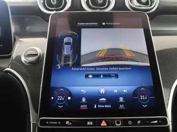 MERCEDES-BENZ GLC 200 4M AMG Line 2x LED PANO AHK