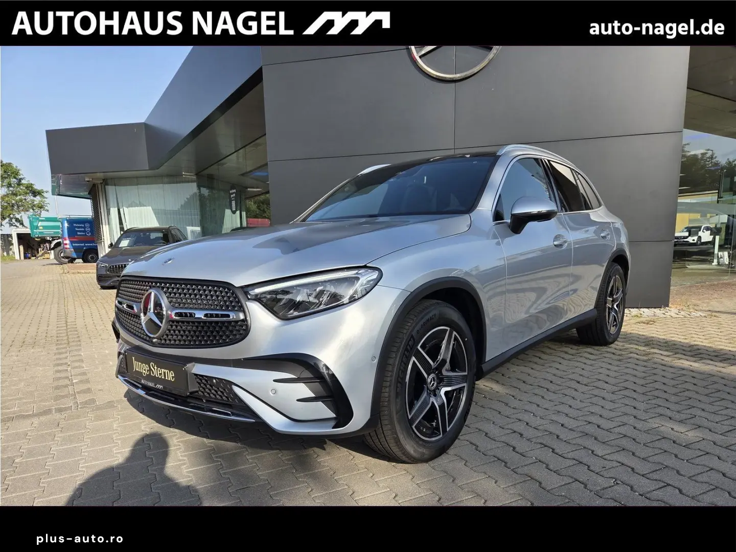 MERCEDES-BENZ GLC 200 AMG-LINE PANO  LEDER