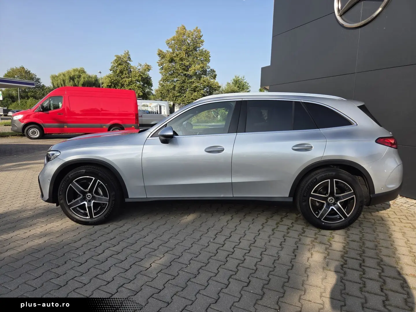 MERCEDES-BENZ GLC 200 AMG-LINE PANO  LEDER