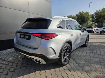 MERCEDES-BENZ GLC 200 AMG-LINE PANO  LEDER