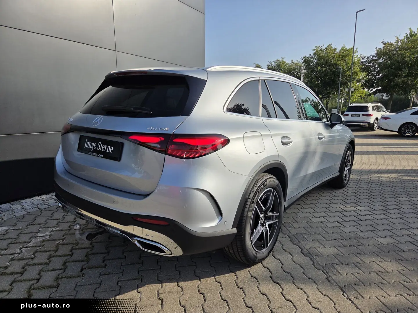 MERCEDES-BENZ GLC 200 AMG-LINE PANO  LEDER