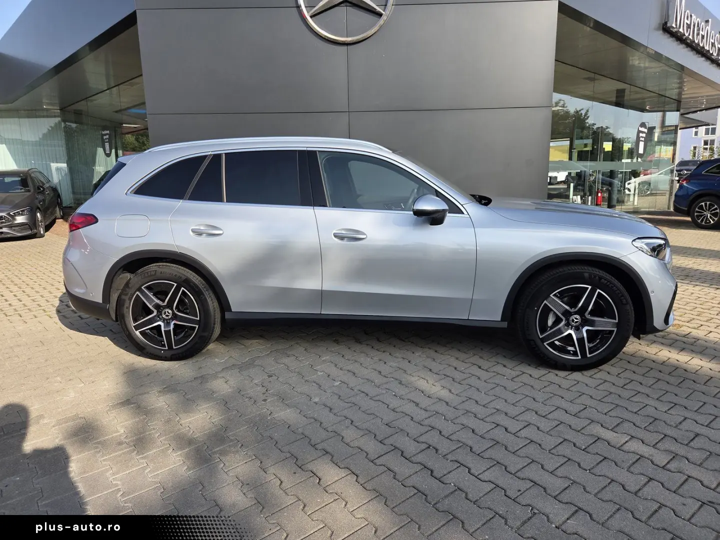 MERCEDES-BENZ GLC 200 AMG-LINE PANO  LEDER