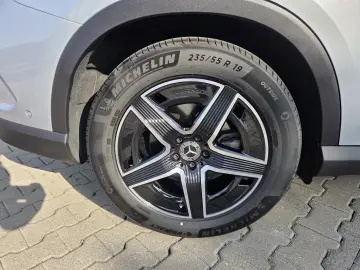 MERCEDES-BENZ GLC 200 AMG-LINE PANO  LEDER
