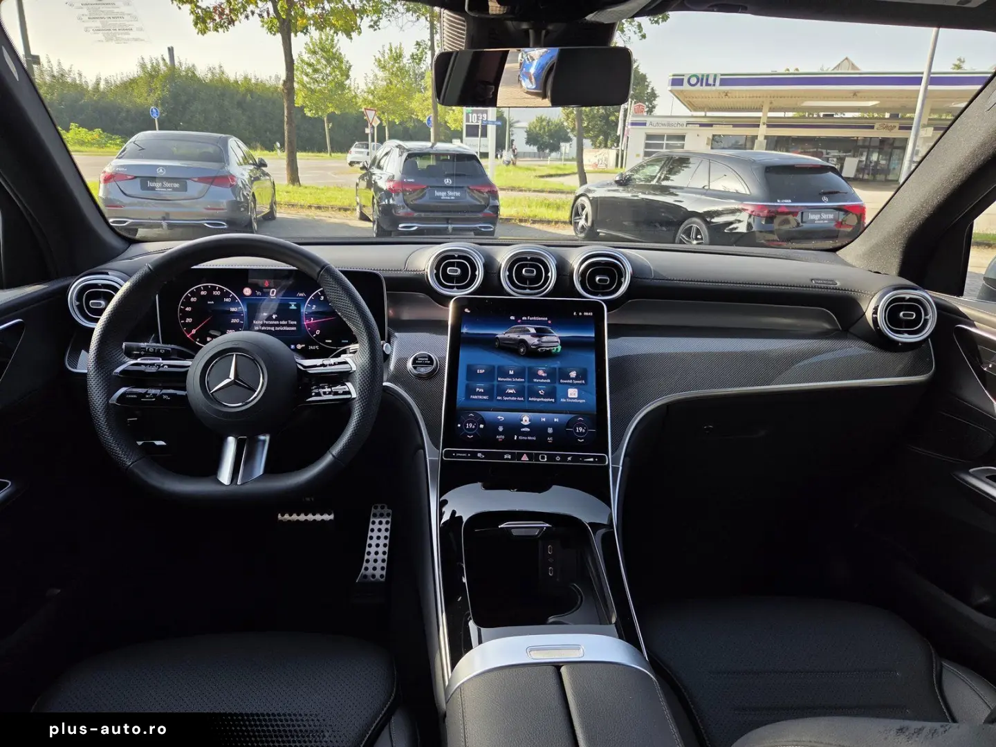 MERCEDES-BENZ GLC 200 AMG-LINE PANO  LEDER