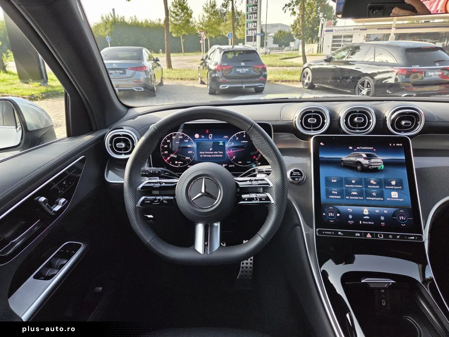 MERCEDES-BENZ GLC 200 AMG-LINE PANO  LEDER