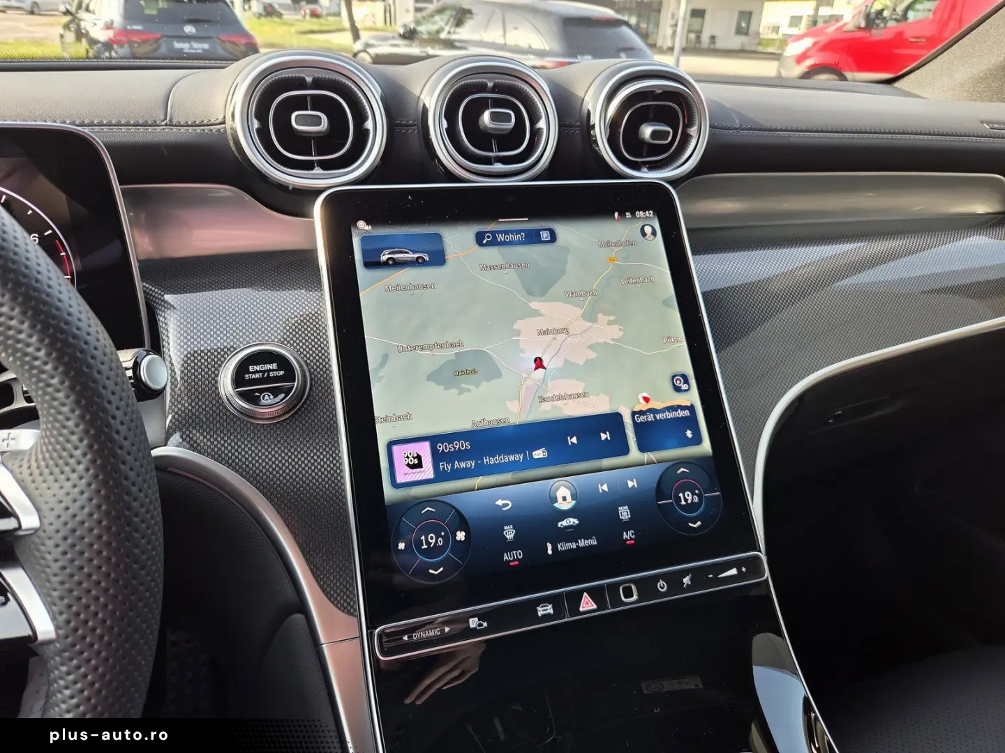 MERCEDES-BENZ GLC 200 AMG-LINE PANO  LEDER