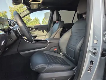 MERCEDES-BENZ GLC 200 AMG-LINE PANO  LEDER