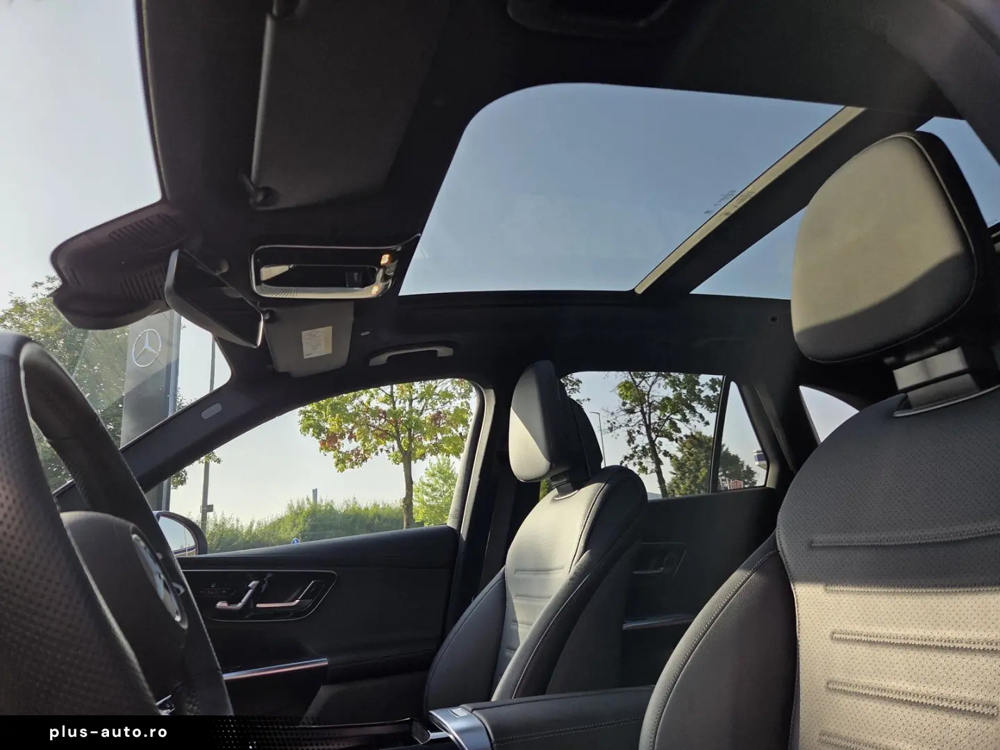 MERCEDES-BENZ GLC 200 AMG-LINE PANO  LEDER