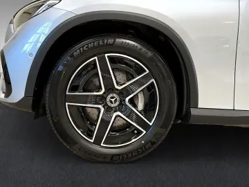 MERCEDES-BENZ GLC 200 4M AMG Pano Memo Kamera