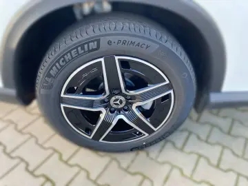 MERCEDES-BENZ GLC 200 4M AMG Pano Night 360