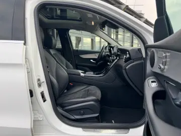 MERCEDES-BENZ GLC 200 4M AMG Pano Distr 360 HUD