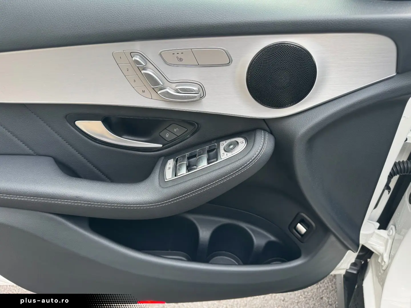 MERCEDES-BENZ GLC 200 4M AMG Pano Distr 360 HUD