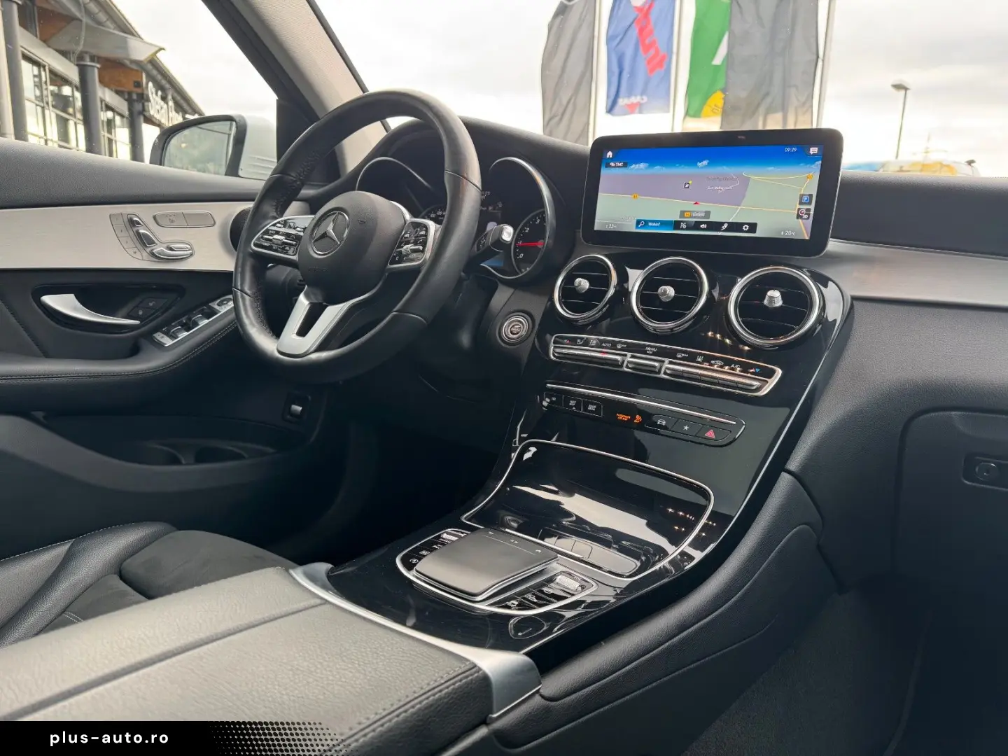 MERCEDES-BENZ GLC 200 4M AMG Pano Distr 360 HUD