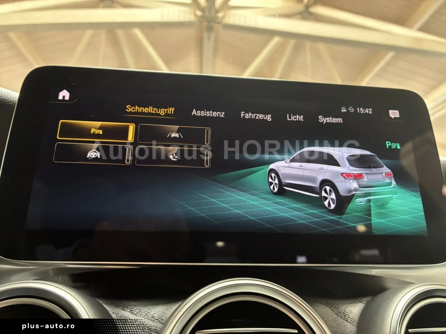 MERCEDES-BENZ GLC 200 AMG 4M PANO 360  DISTR NightP