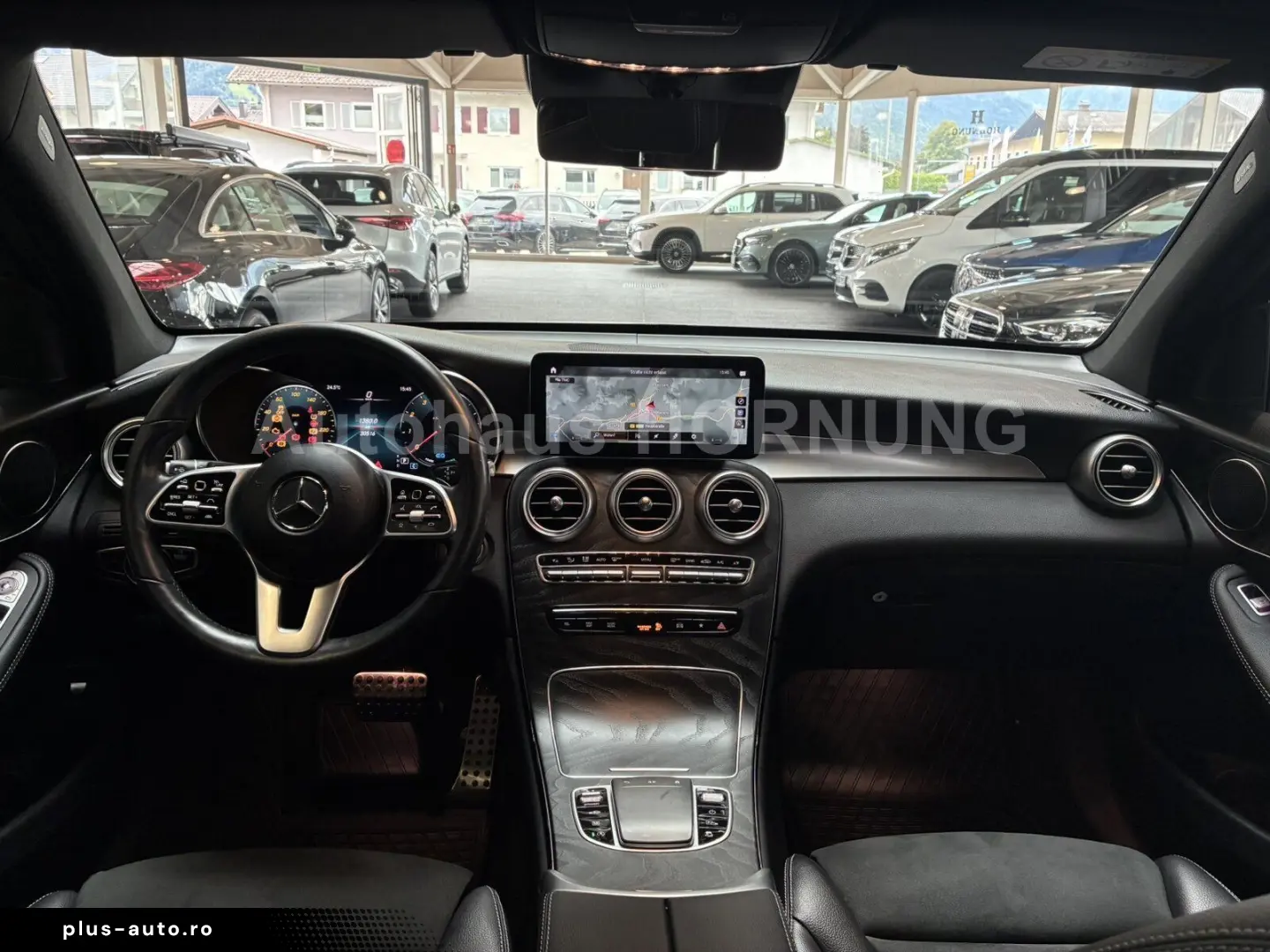 MERCEDES-BENZ GLC 200 AMG 4M PANO 360  DISTR NightP