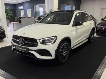MERCEDES-BENZ GLC 200 4M AMG-LINE PANO DIGITAL