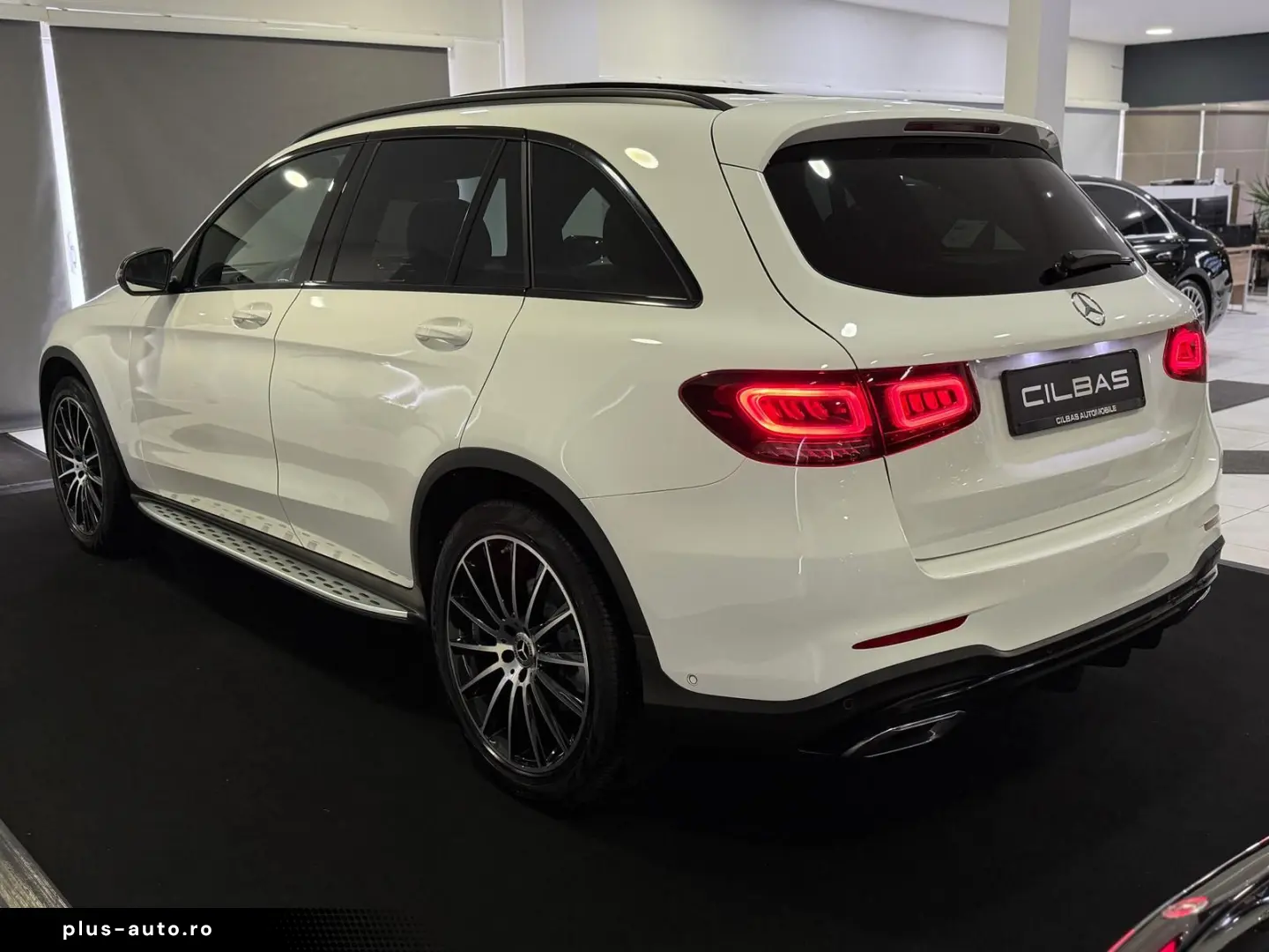 MERCEDES-BENZ GLC 200 4M AMG-LINE PANO DIGITAL