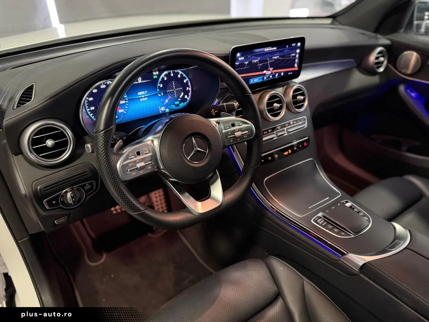 MERCEDES-BENZ GLC 200 4M AMG-LINE PANO DIGITAL