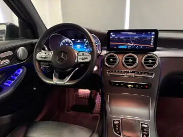 MERCEDES-BENZ GLC 200 4M AMG-LINE PANO DIGITAL