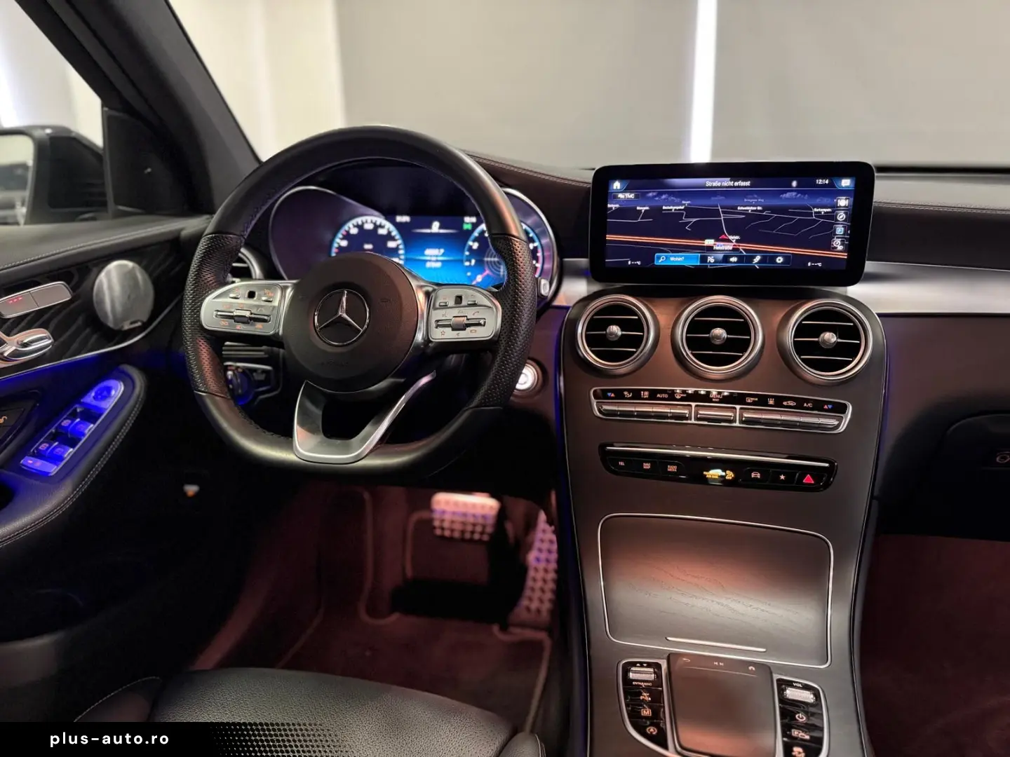 MERCEDES-BENZ GLC 200 4M AMG-LINE PANO DIGITAL