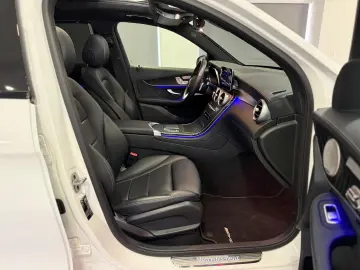 MERCEDES-BENZ GLC 200 4M AMG-LINE PANO DIGITAL