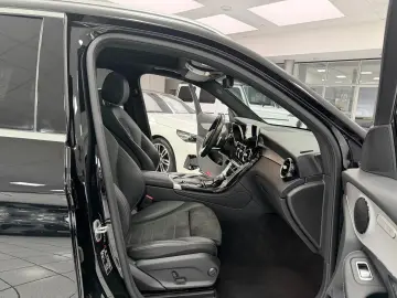 MERCEDES-BENZ GLC 200 4M 9G AMG LED PANO WIDE