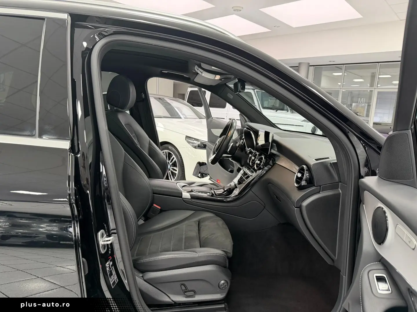 MERCEDES-BENZ GLC 200 4M 9G AMG LED PANO WIDE