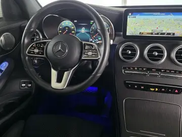 MERCEDES-BENZ GLC 200 4M Pan Luft Nav 360 Park ACC