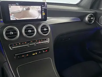 MERCEDES-BENZ GLC 200 4M Pan Luft Nav 360 Park ACC